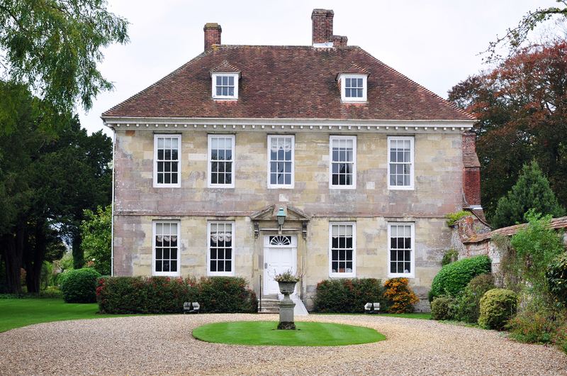 A period country house with a circular gravel drive