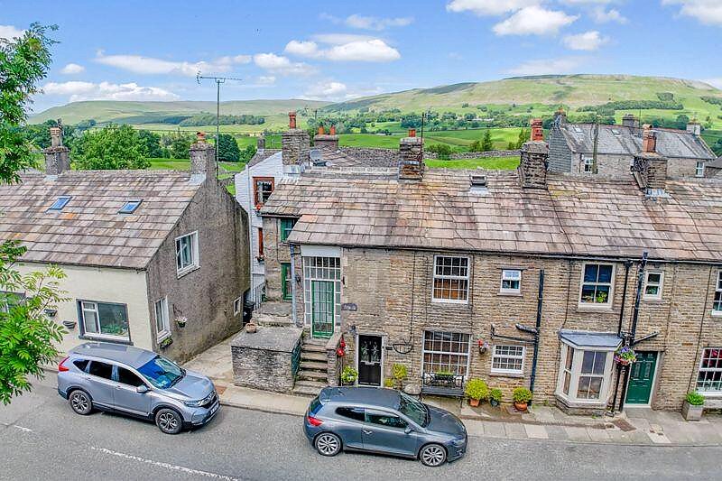 Market Place, Hawes, Yorkshire Dales – photo 10 of 17