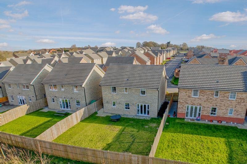 Paddock Rise, East Ardsley – photo 3 of 14