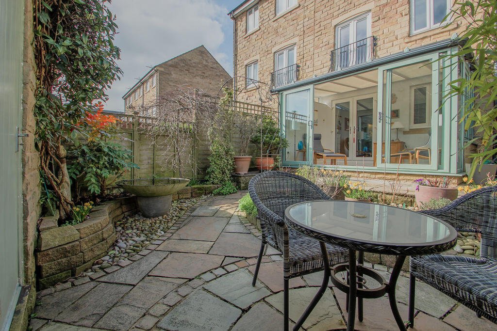 Plover Road, Lindley – photo 2 of 26
